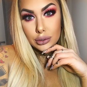 Meet your Posher, Hillary